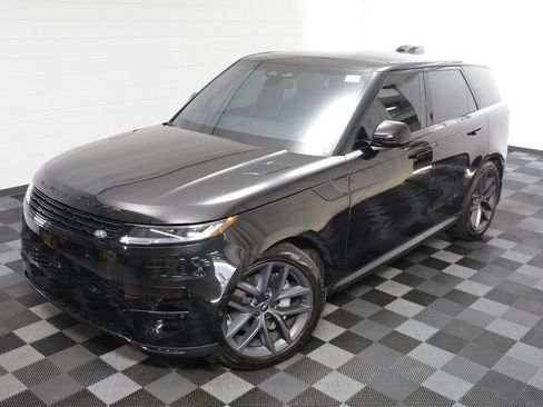 Used 2024 Land Rover Range Rover Sport SE AWD/4WD image 2