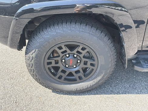 Used 2021 Toyota 4Runner Venture w/ Moonroof Package AWD/4WD image 11