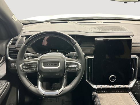 Used 2025 GMC Acadia Denali w/ Super Cruise Package AWD/4WD image 9