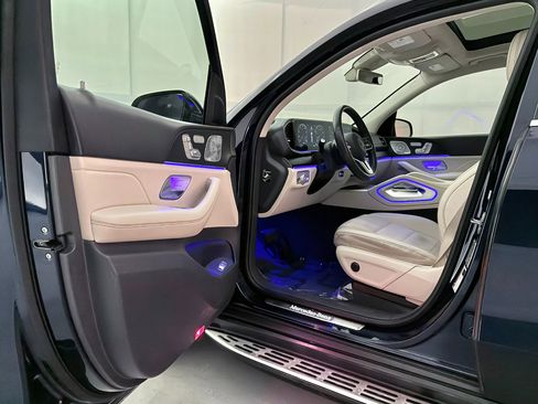 Used 2020 Mercedes-Benz GLS 450 GLS450 4MATIC image 16