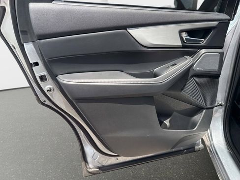 Used 2025 Acura MDX FWD w/ Technology Package image 11