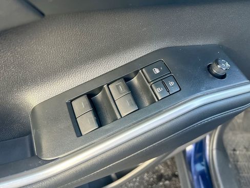 Used 2021 Toyota Highlander XLE image 24