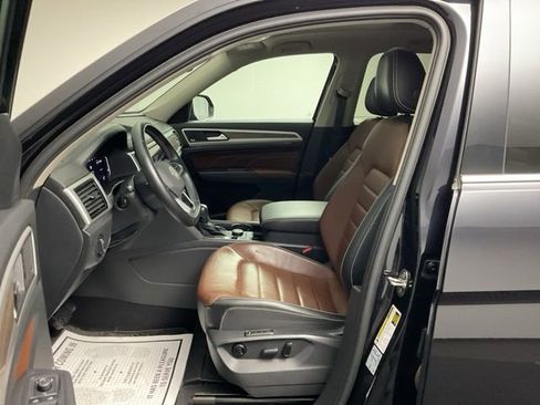 Used 2021 Volkswagen Atlas SEL Premium image 12