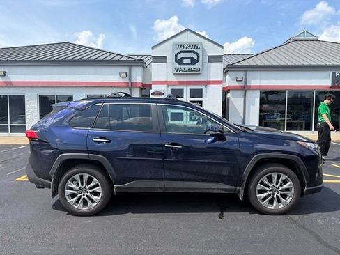 Used 2025 Toyota RAV4 Limited w/ Weather Package AWD/4WD image 13