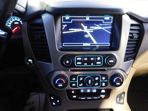 Used 2017 GMC Yukon XL SLT image 14