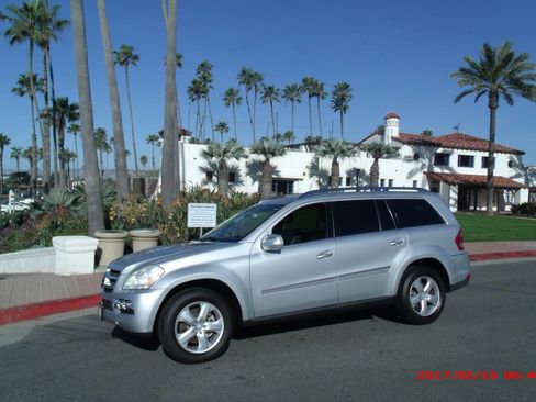 Used 2010 Mercedes-Benz GL 450 4MATIC image 3