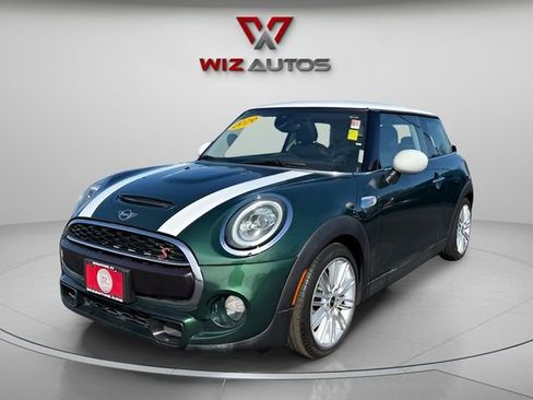 Used 2019 MINI Cooper S image 1