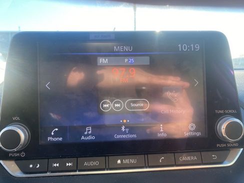 Used 2022 Nissan Sentra SV image 21