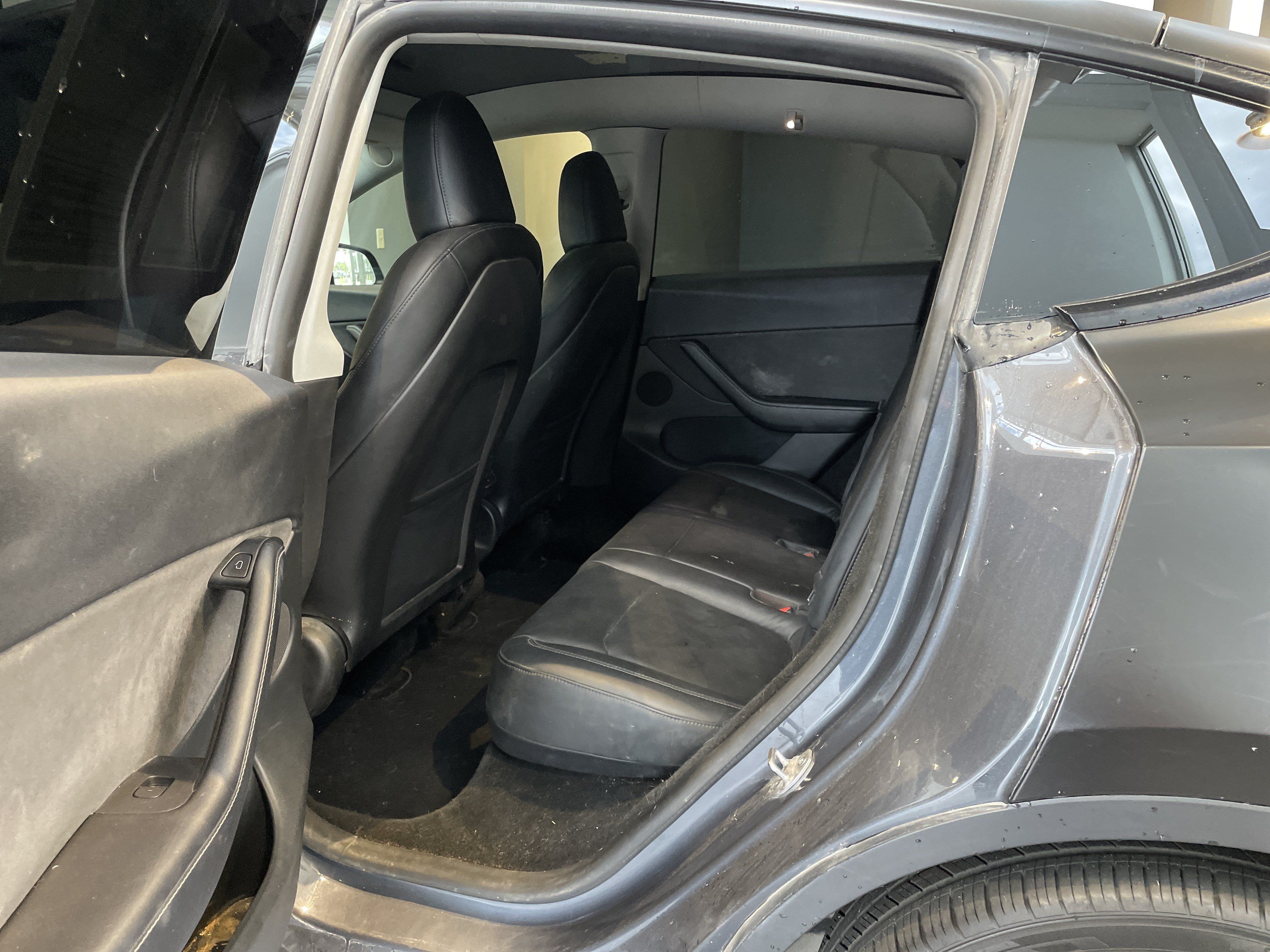 Used 2022 Tesla Model Y Long Range AWD/4WD image 33