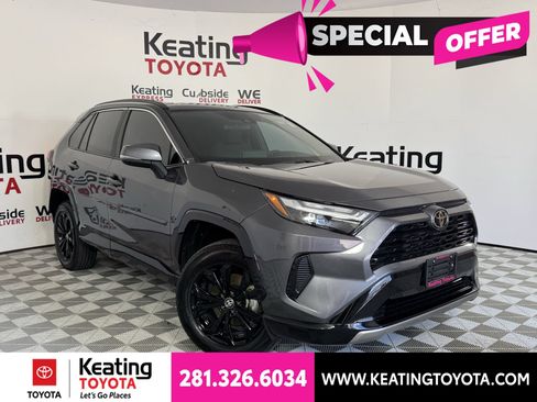 Used 2025 Toyota RAV4 SE w/ Convenience Package AWD/4WD image 2