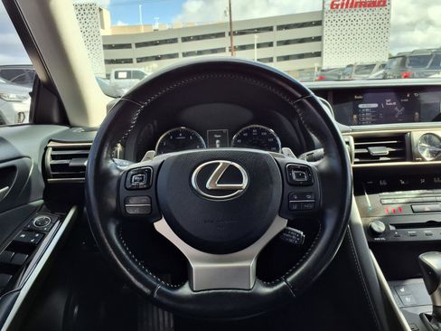 Used 2018 Lexus IS 300 w/ Premium Package RWD image 12