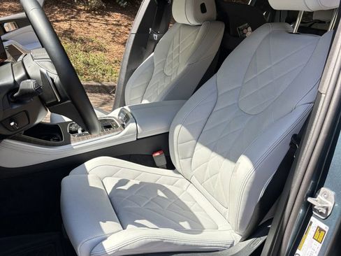 Used 2025 BMW X5 xDrive40i w/ Premium Package image 10