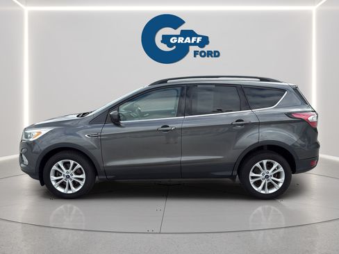 Used 2017 Ford Escape SE w/ Equipment Group 201A AWD/4WD image 3