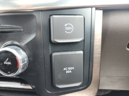 Used 2025 Ford F150 King Ranch AWD/4WD image 35