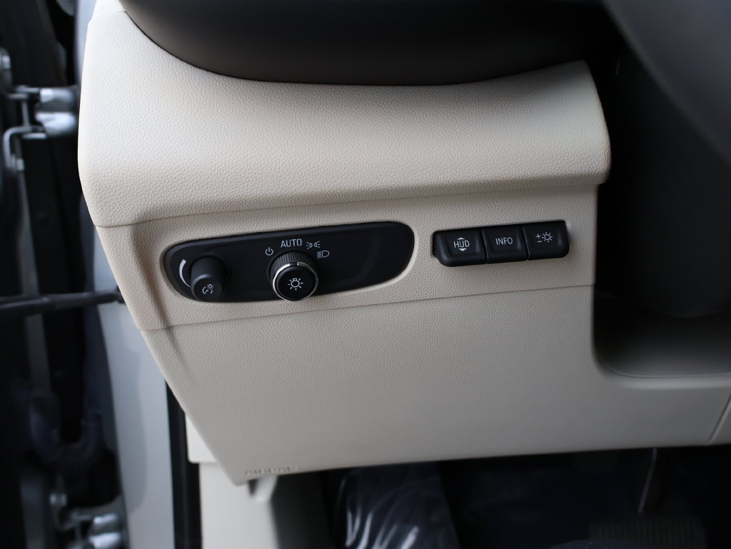 Used 2023 Buick Envision Avenir FWD image 26