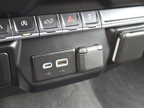 Used 2022 Chevrolet Silverado 1500 Custom image 13