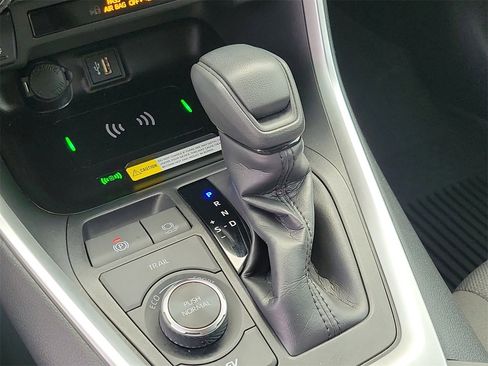 Used 2025 Toyota RAV4 XLE image 29
