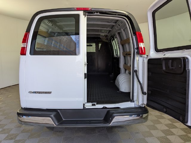 Used 2025 Chevrolet Express 2500 w/ Driver Convenience Package RWD image 9
