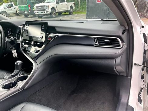 Used 2023 Toyota Camry SE FWD image 17