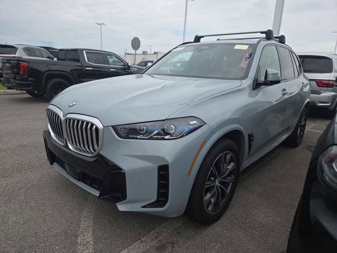 Used 2025 BMW X5 xDrive40i w/ M Sport Package AWD/4WD image 10