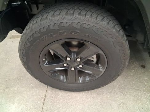 Used 2023 Jeep Wrangler Unlimited Sahara AWD/4WD image 6