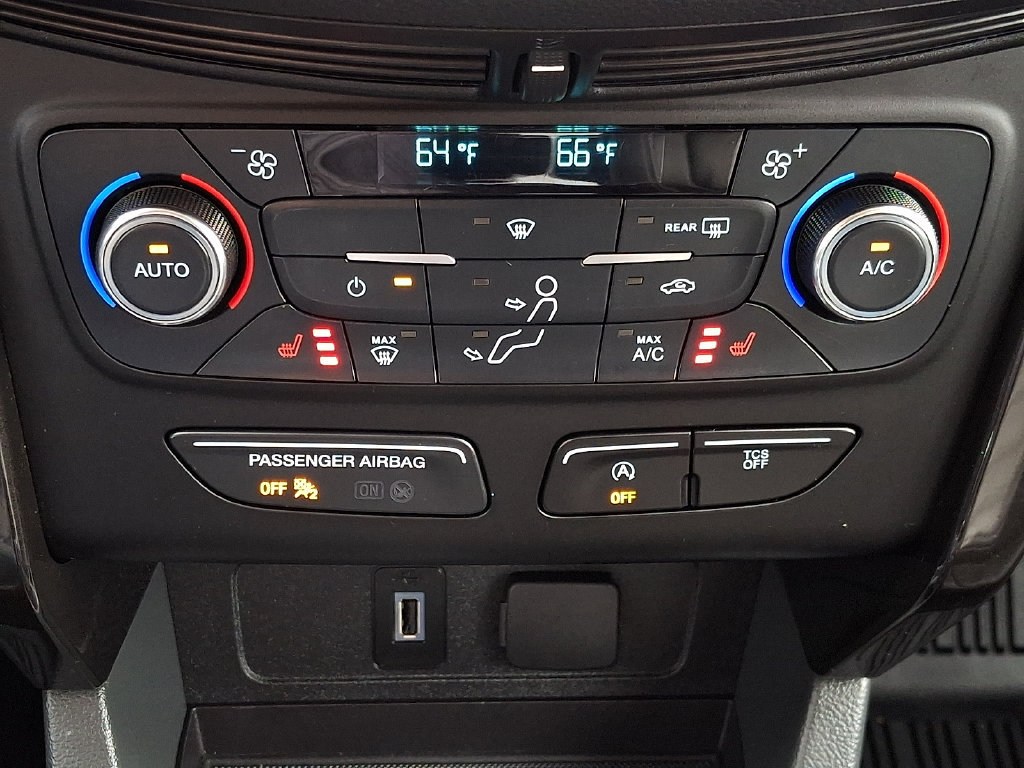 Used 2017 Ford Escape Titanium AWD/4WD image 16