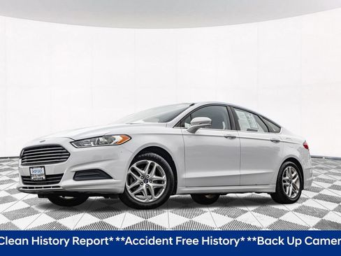 Used 2013 Ford Fusion SE FWD image 2