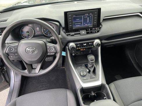 Certified 2022 Toyota RAV4 LE image 15