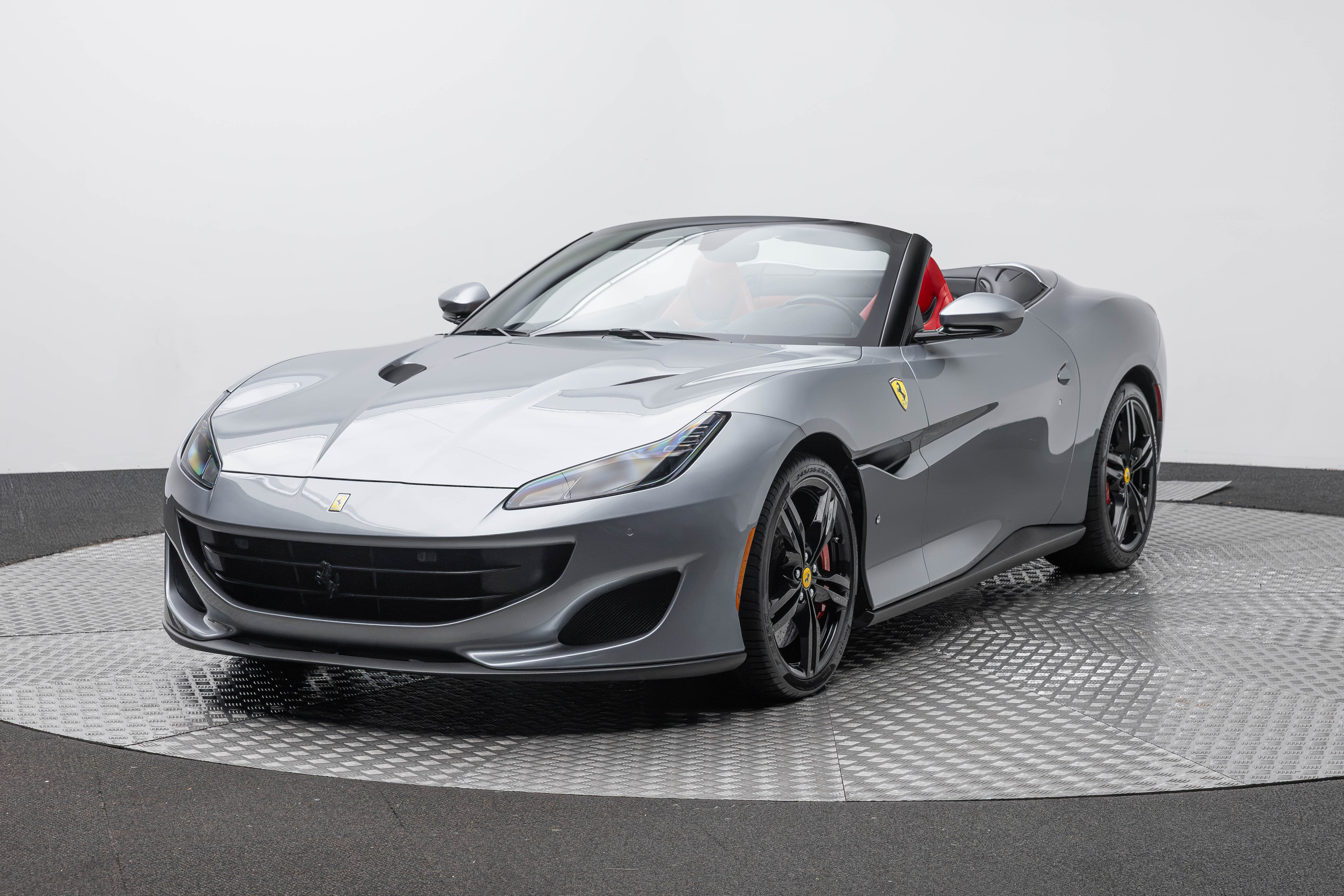 Certified 2019 Ferrari Portofino RWD image 1