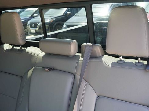 Used 2019 GMC Sierra 1500 SLT RWD image 21