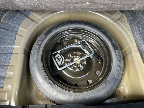 Used 2015 Ford Taurus SEL w/ Equipment Group 201A FWD image 12