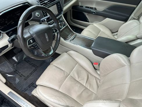 Used 2017 Lincoln Continental Select w/ Climate Package FWD image 24