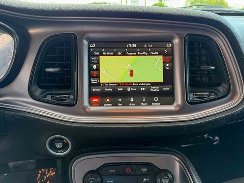 Used 2023 Dodge Challenger SXT RWD image 13