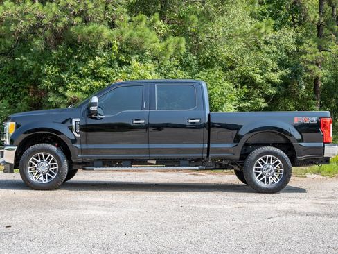 Used 2017 Ford F250 Lariat w/ Chrome Package AWD/4WD image 9