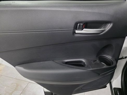 Used 2025 Toyota Corolla Cross AWD Hybrid w/ Convenience Package image 11