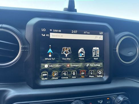 Used 2018 Jeep Wrangler Unlimited Sahara image 27