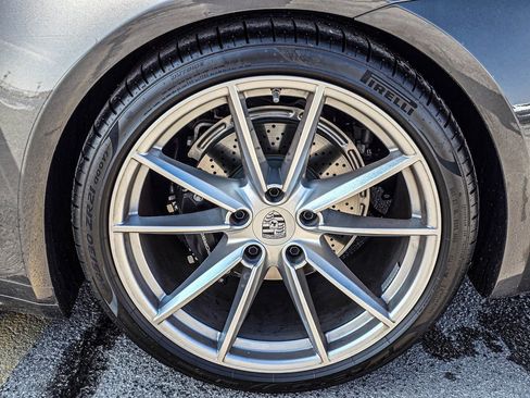 Used 2024 Porsche 911 Carrera image 9