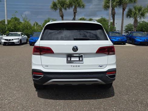 Used 2022 Volkswagen Taos SE FWD image 7