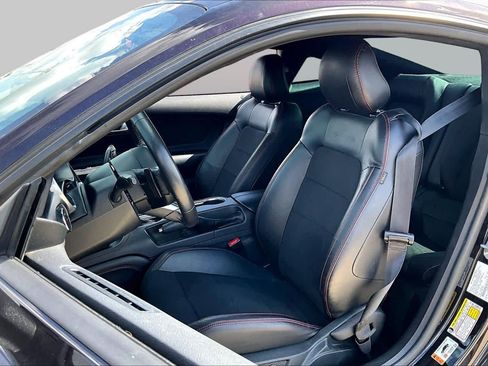 Used 2022 Ford Mustang GT Premium w/ Equipment Group 401A RWD image 8
