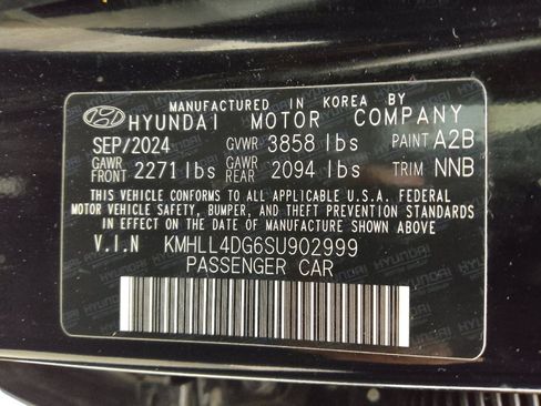 Used 2025 Hyundai Elantra SE FWD image 33