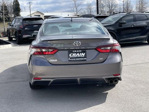 Used 2024 Toyota Camry SE image 6