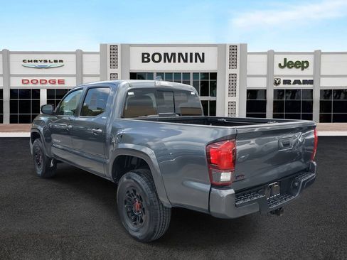 Used 2022 Toyota Tacoma SR5 image 4