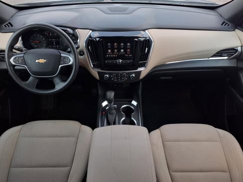 Used 2022 Chevrolet Traverse LS image 12