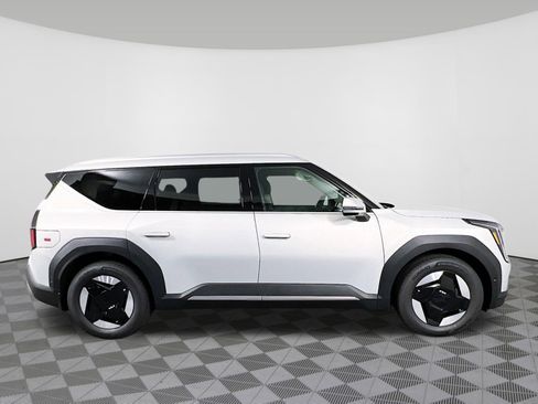 New 2026 Kia EV9 Wind AWD/4WD image 34