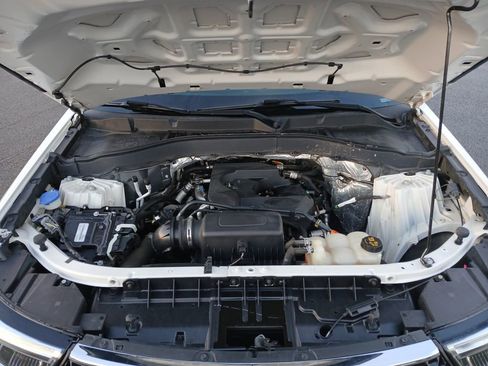 Used 2020 Ford Explorer XLT w/ Equipment Group 202A image 11