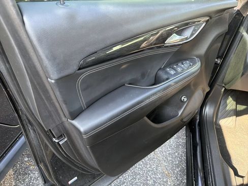 Used 2023 Buick Envision Preferred FWD image 6