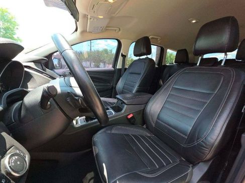 Used 2017 Ford Escape SE w/ SE Leather Comfort Package AWD/4WD image 4