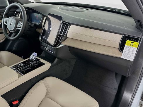 New 2026 Volvo XC90 T8 Plus image 28