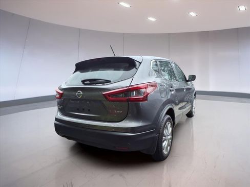 Used 2022 Nissan Rogue Sport S image 4
