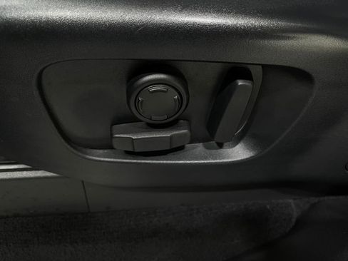 Used 2020 Land Rover Discovery HSE image 18